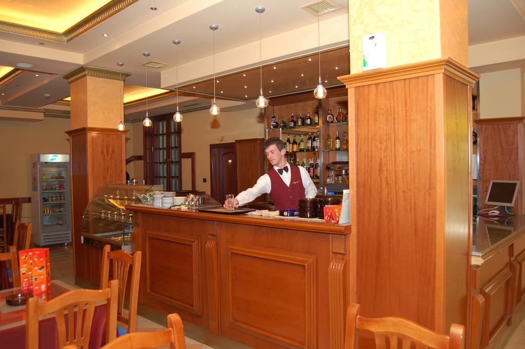 爱丽舍酒店 地拉那 外观 照片